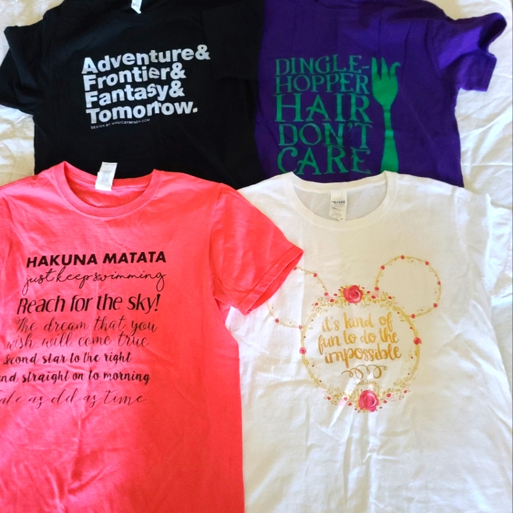 Set Of 4 Disney Themed T Shirts Size Small